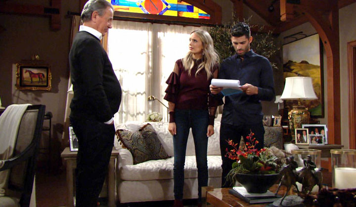 Abby tells Victor of her engagement and Victor hands Arturo a prenup